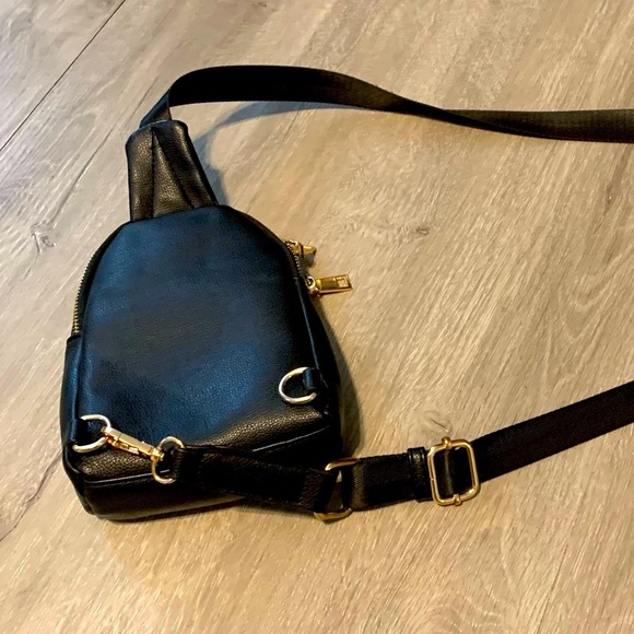 Women’s Madison West Black and sling Bag sling pocketbook bag New without Tags - Picture 2 of 12
